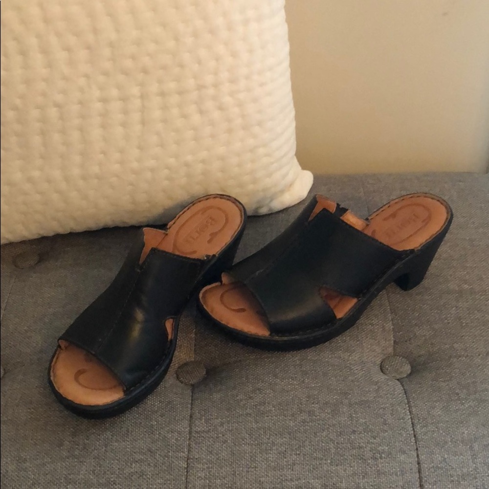Born leather sandals size 7